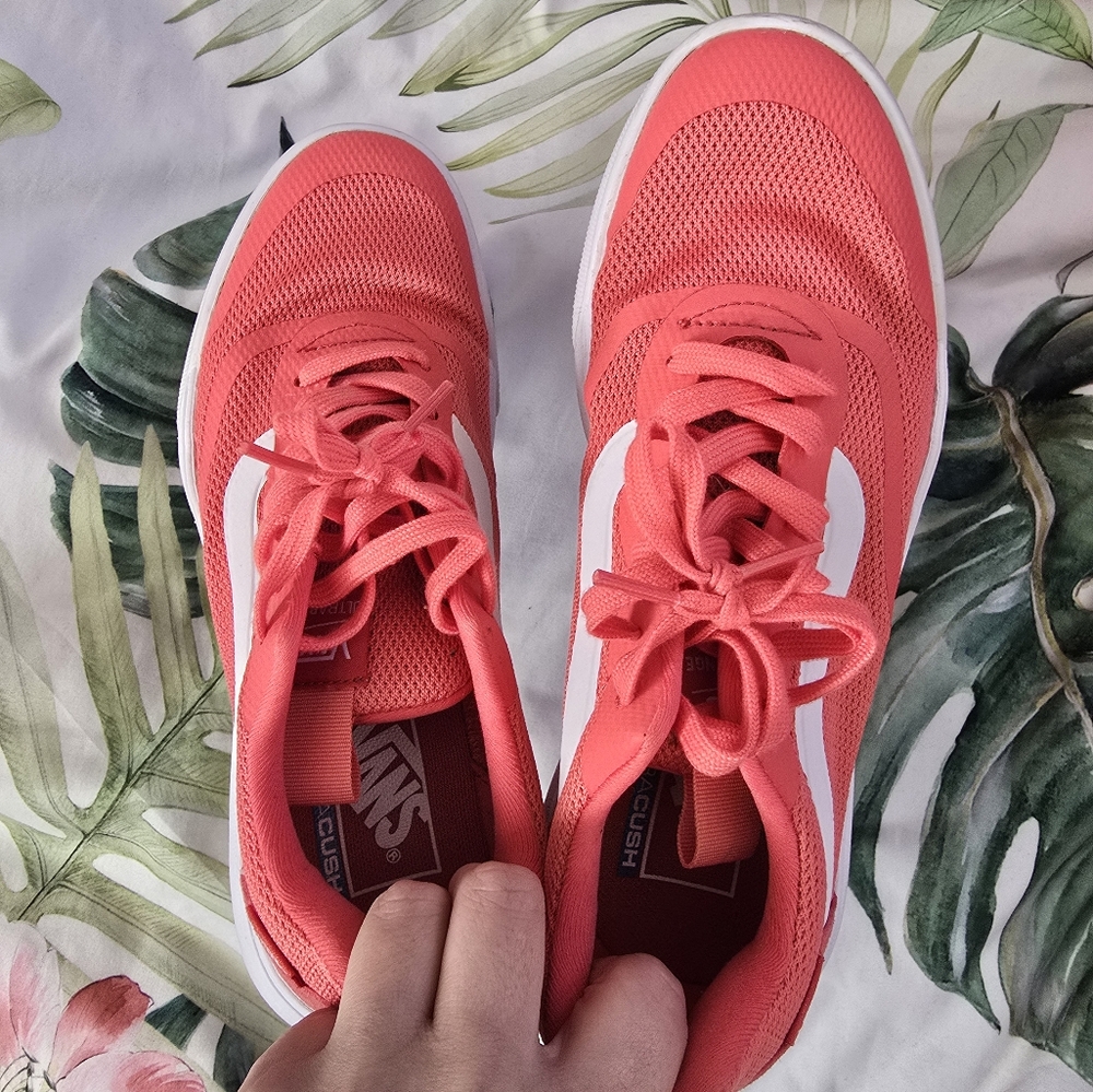 Vans! - Picture 5 of 5